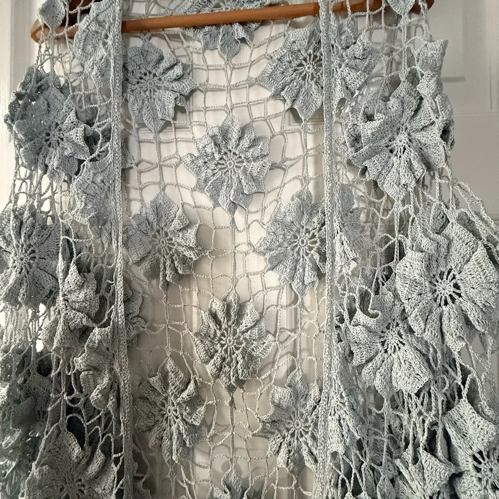 Crochet Floral Lace Vest with Fringe - Picture 2 of 4